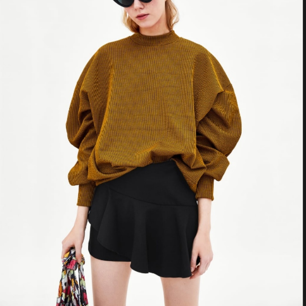 ISO zara black skort. size small or medium!!